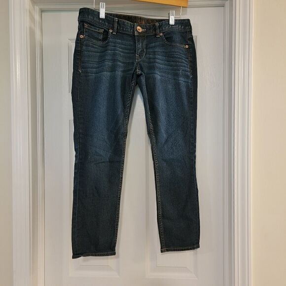 Express Denim - EXPRESS
Zelda Low Rise Jean cropped slim fit legging Size 6
